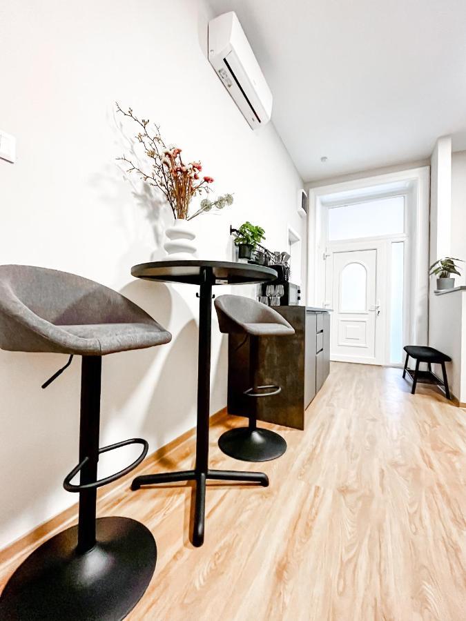 T32 Central Modern Suites Budapest Eksteriør billede