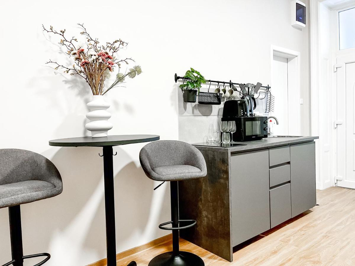 T32 Central Modern Suites Budapest Eksteriør billede