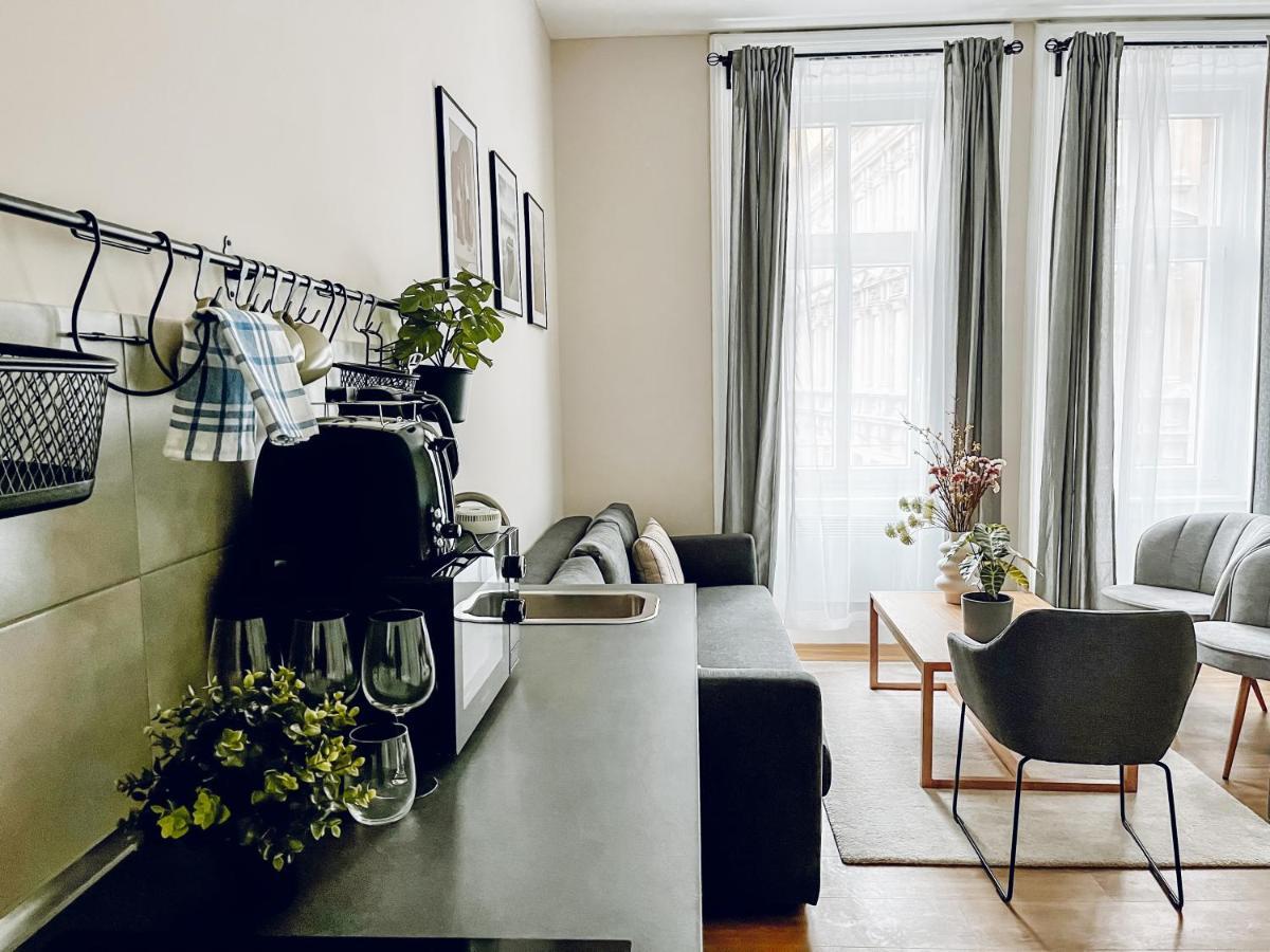 T32 Central Modern Suites Budapest Eksteriør billede
