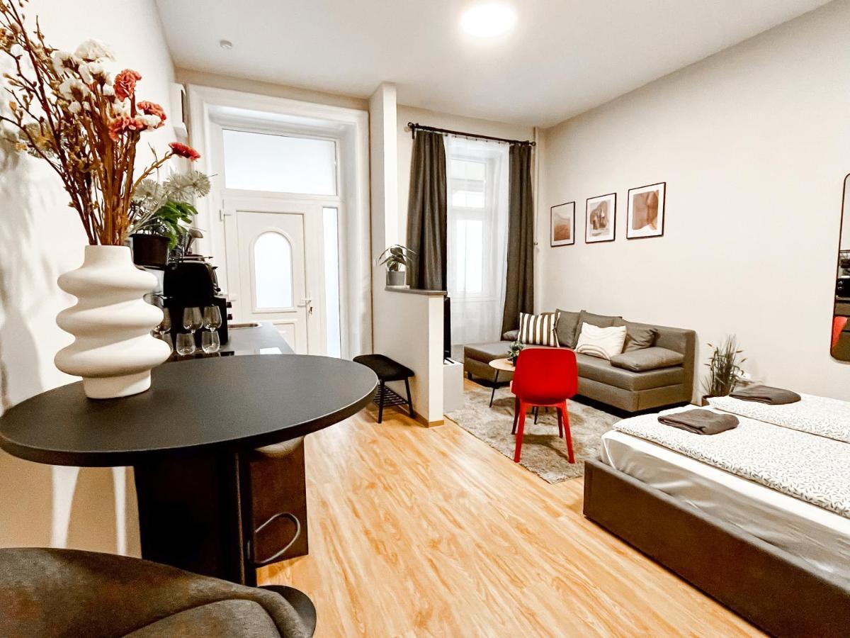 T32 Central Modern Suites Budapest Eksteriør billede